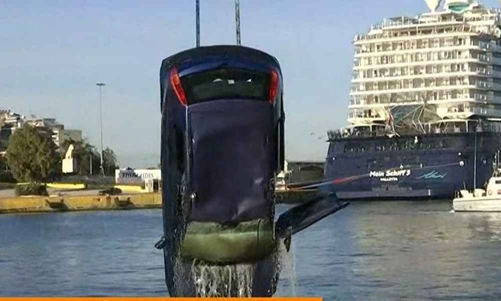Κρήτη: Ηλικιωμένος "βούτηξε" με το αυτοκίνητό του στο λιμάνι του Αγίου Νικολάου και έχασε τη ζωή του
